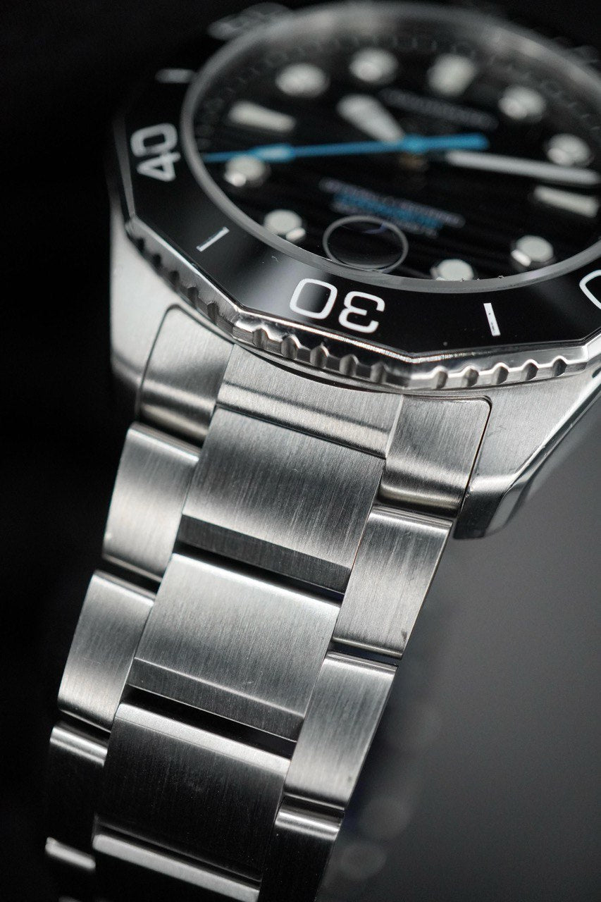 Tag Heuer Aquaracer Professional 300M DATE 42 mm