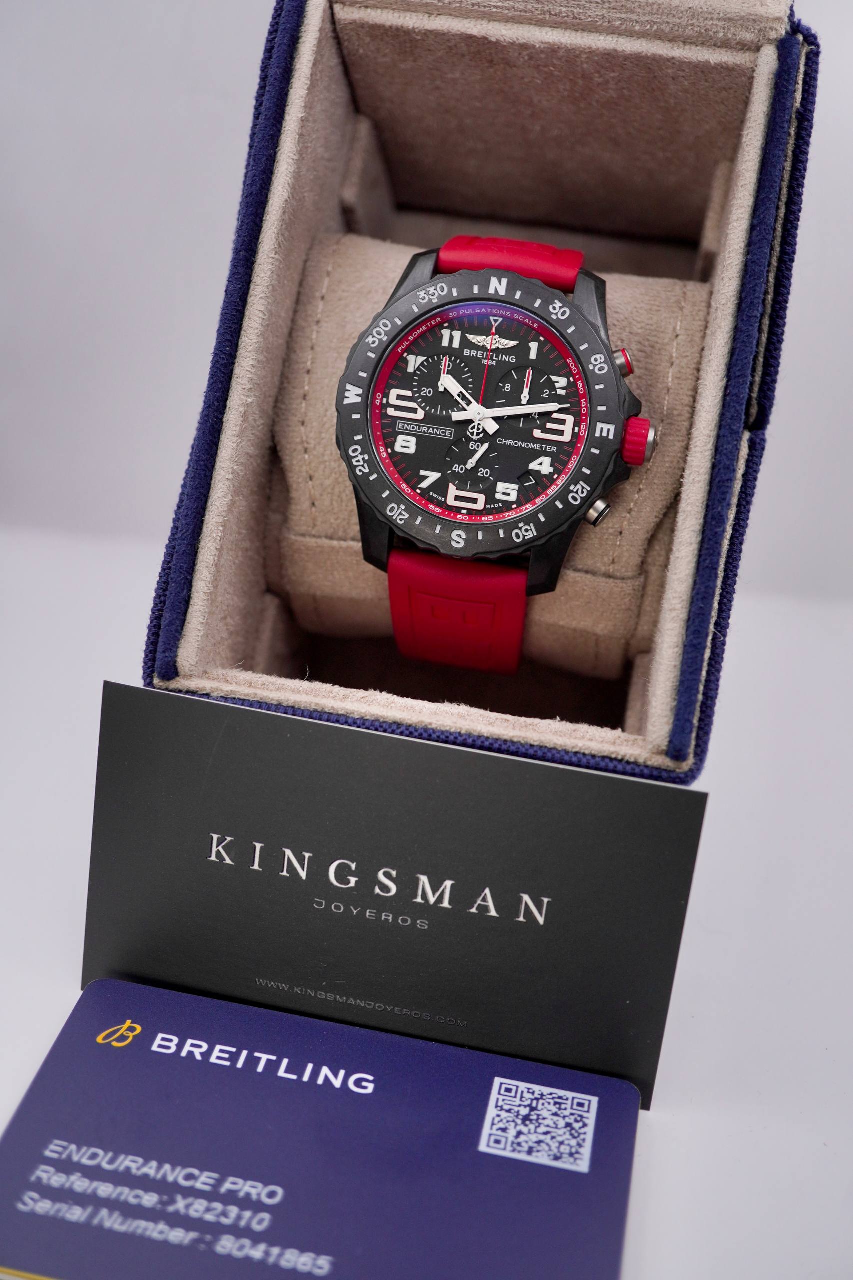 Breitling Endurance Pro Rojo Fibra de Carbono Chronograph