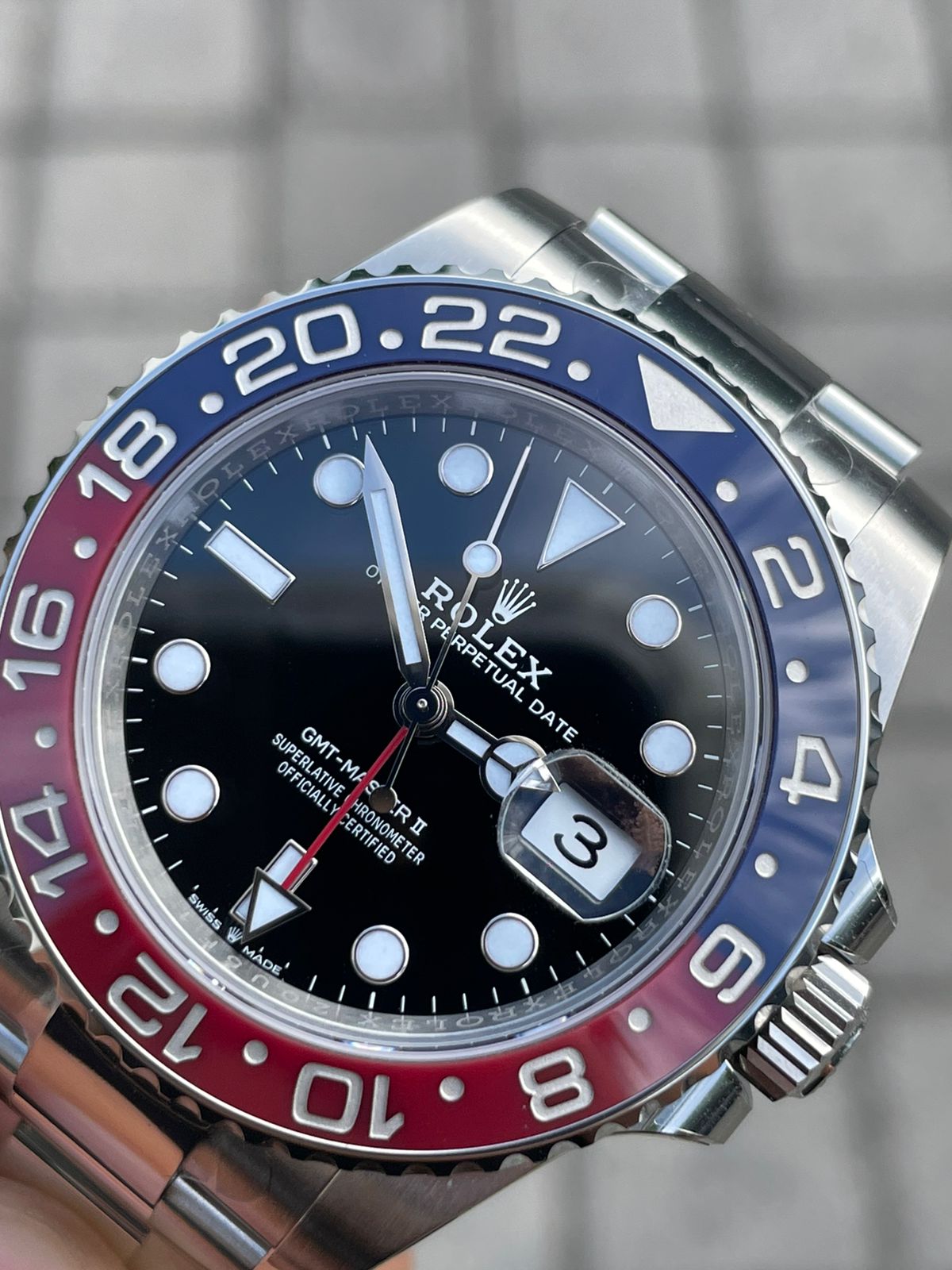 Rolex GMT-MASTER ll "Pepsi" Oystersteel 40mm Dial Negro