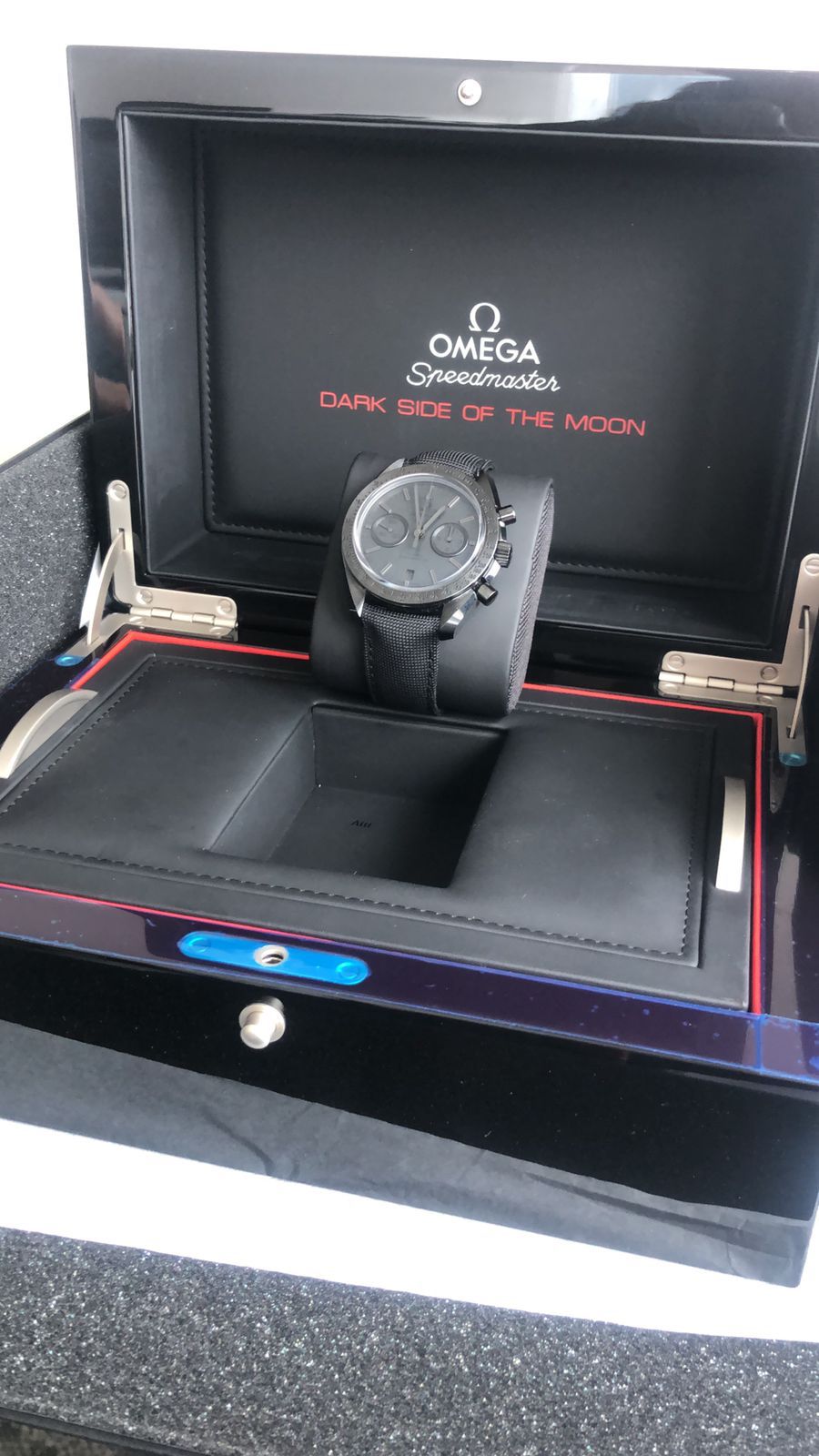 Omega Speedmaster “Dark Side of the Moon”