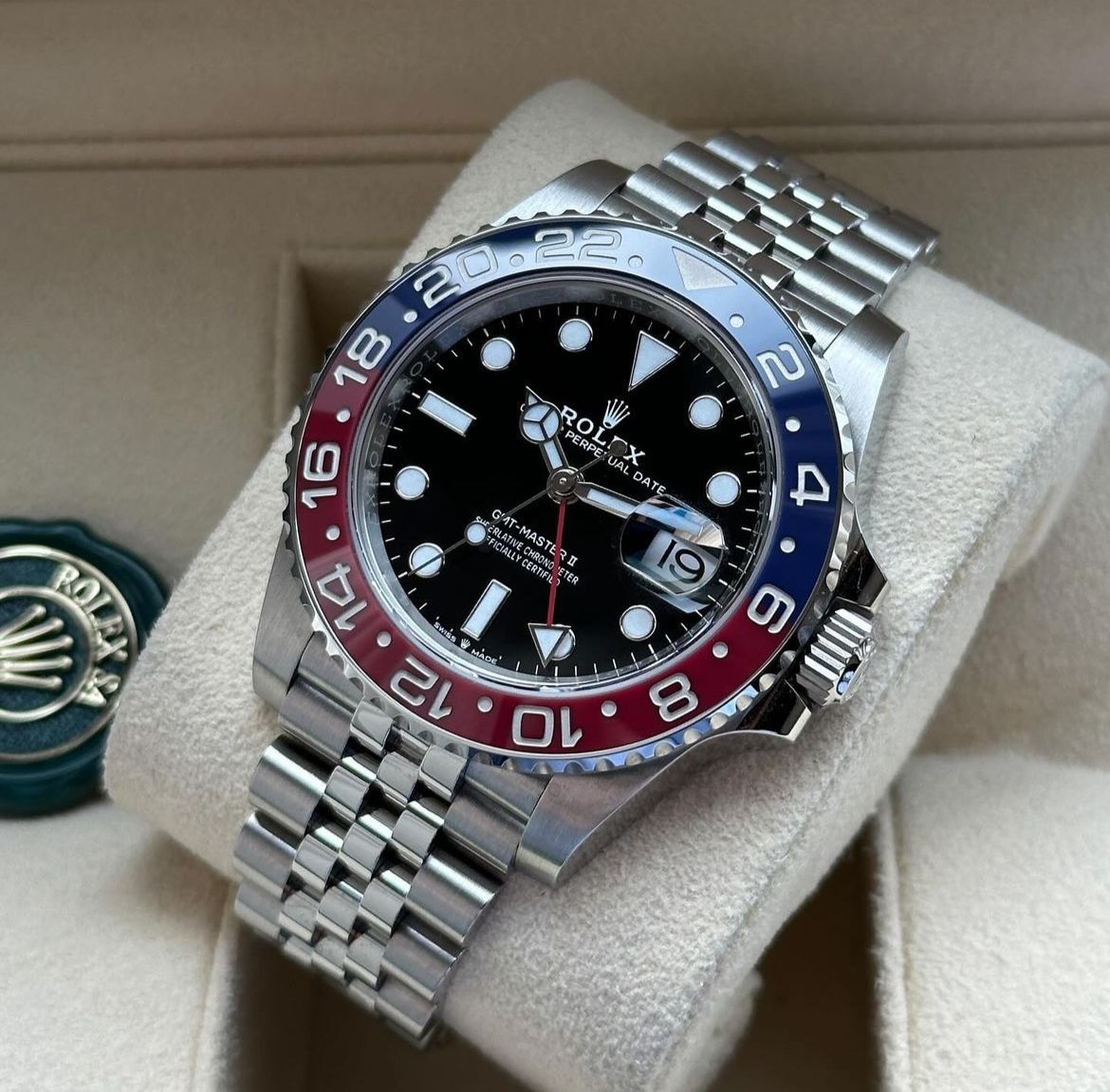 Rolex GMT-MASTER ll "Pepsi" Oystersteel 40mm Dial Negro