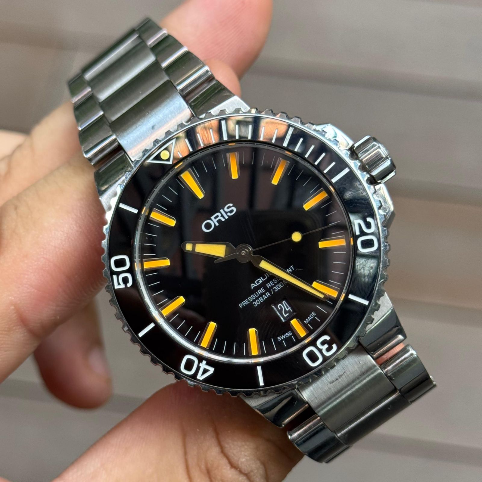 Oris Aquis Date