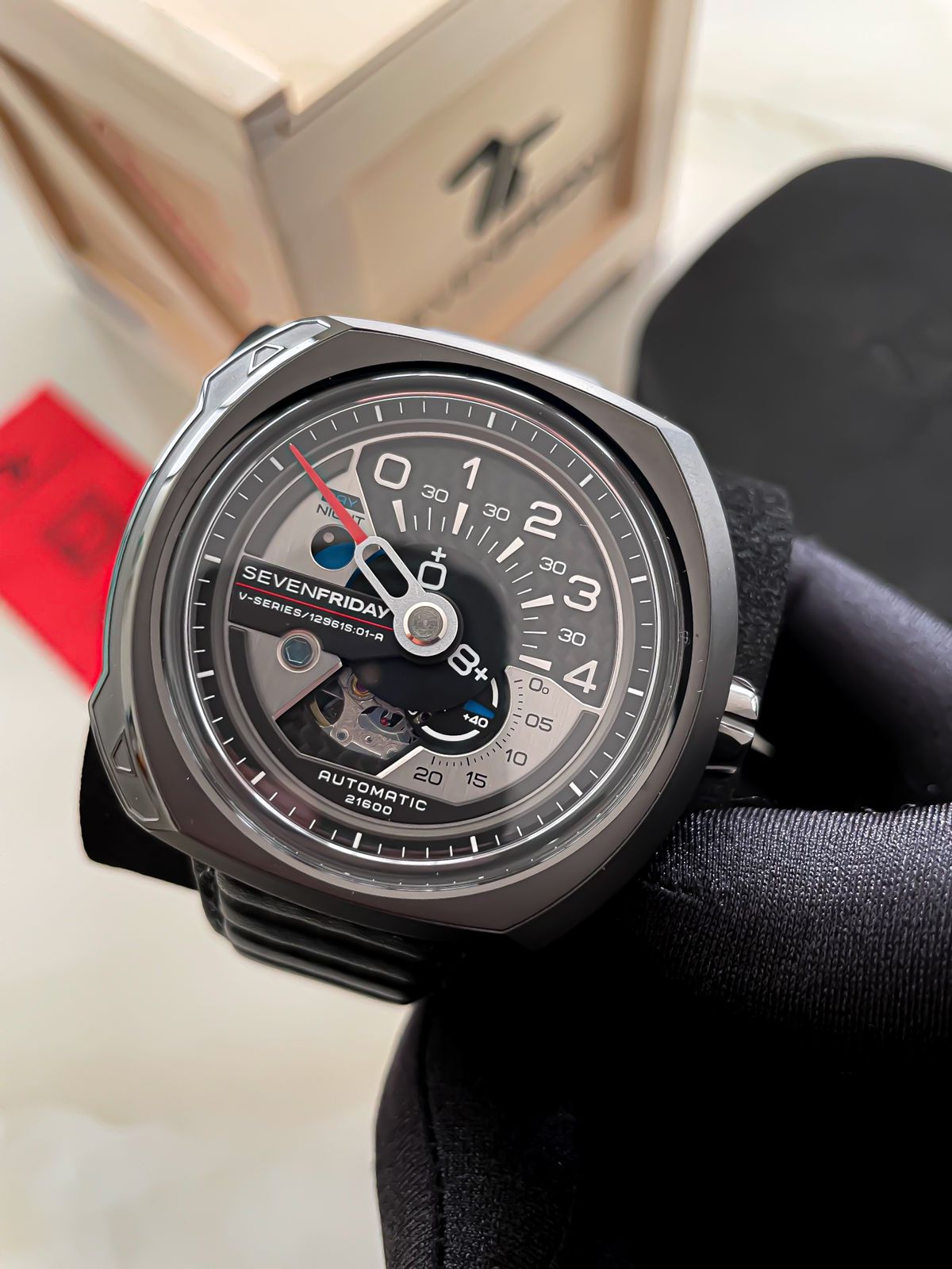 Reloj Seven Friday V-series V3/01