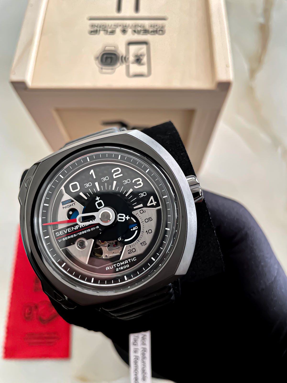 Reloj Seven Friday V-series V3/01