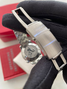 Reloj Omega Seamaster James Bond 300M RED