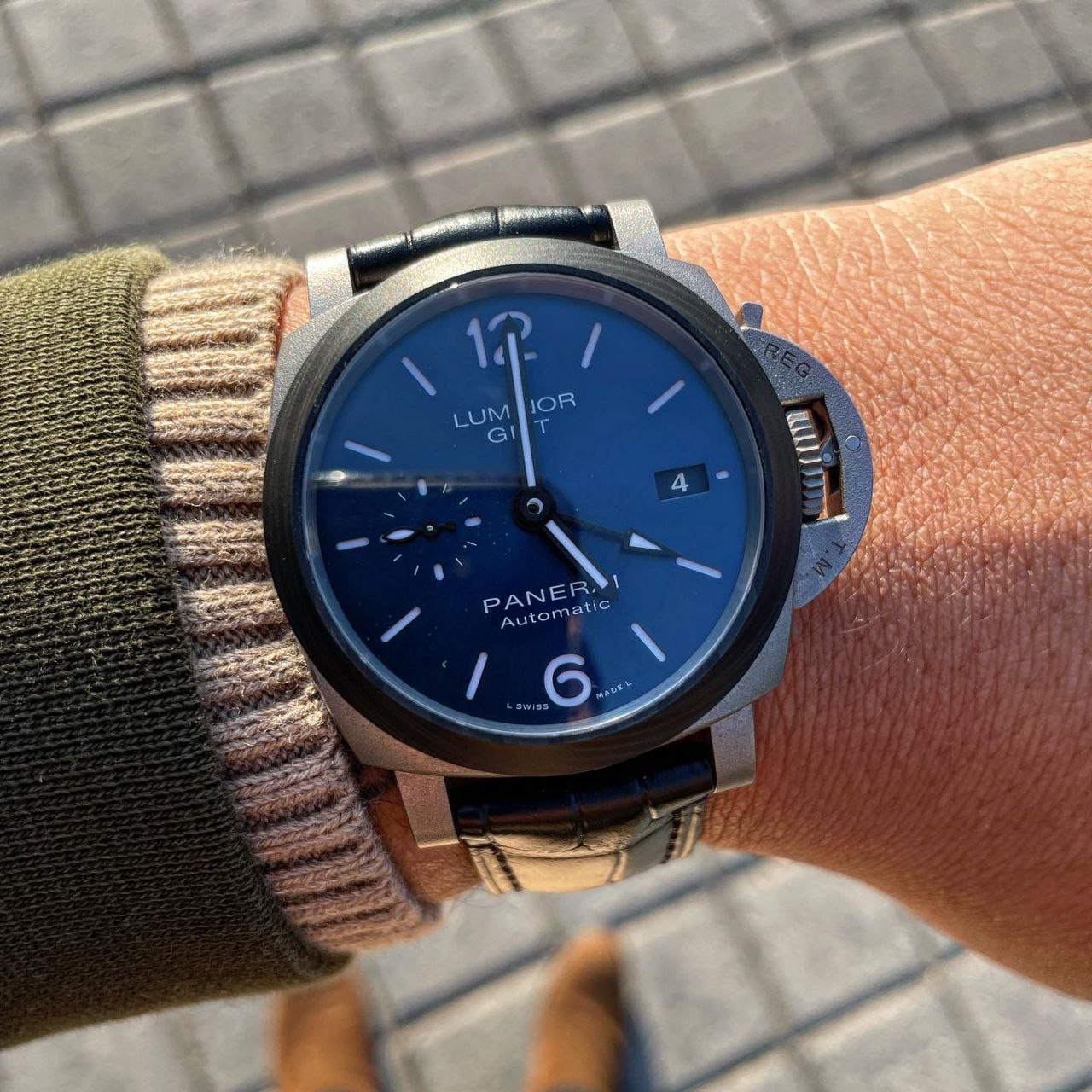 Panerai Luminor GMT Titanium 42 mm
