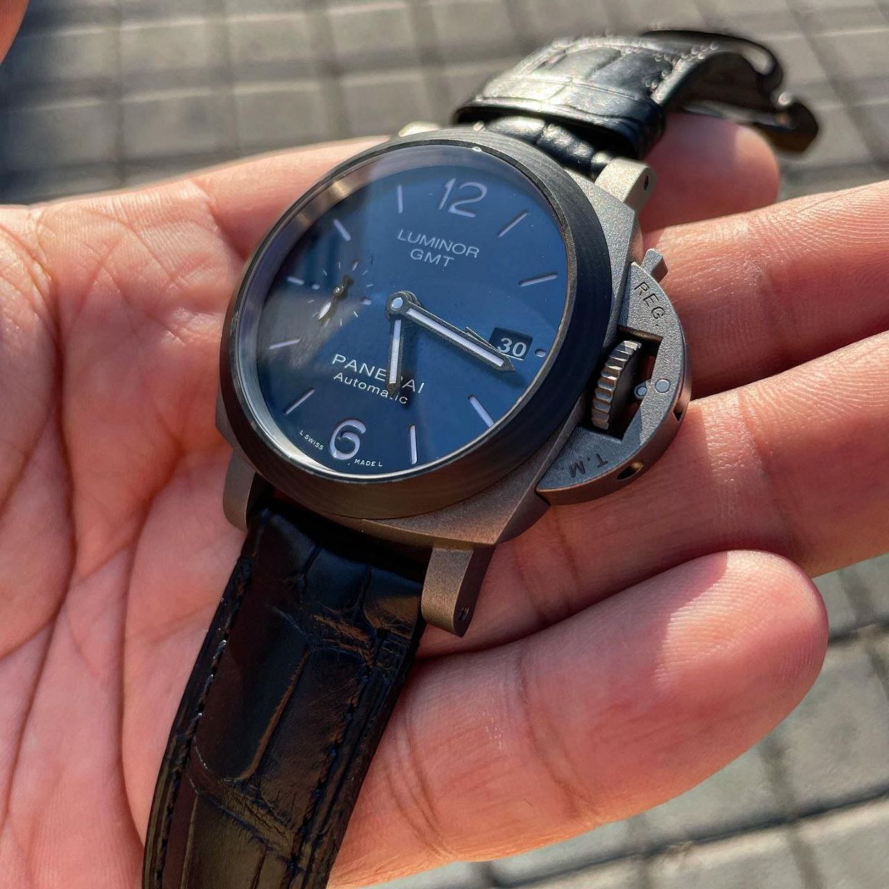 Panerai Luminor GMT Titanium 42 mm