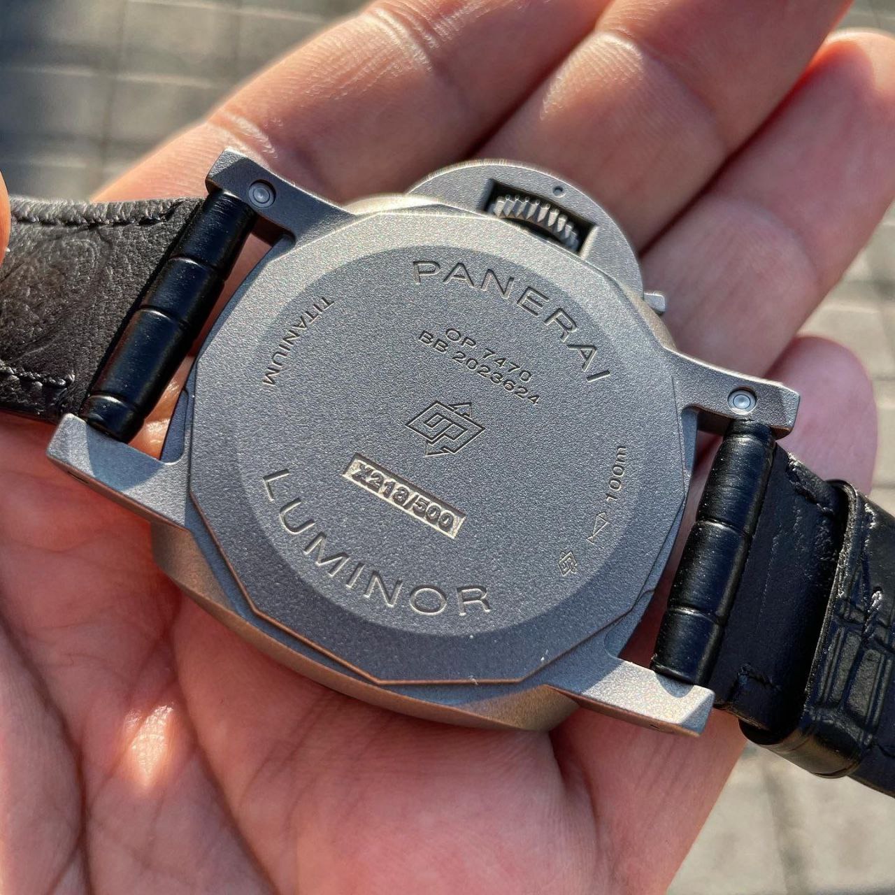 Panerai Luminor GMT Titanium 42 mm